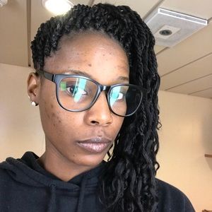 Meet your Posher, Aisha